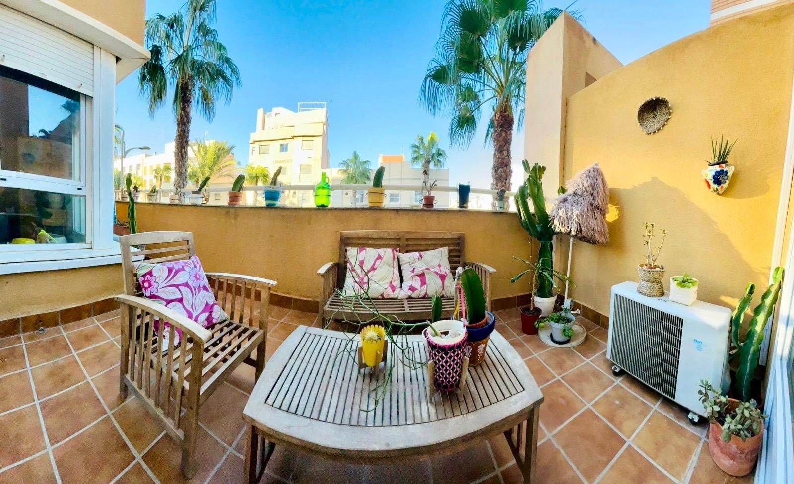 Terrassa de Pis en venda en Roquetas de Mar