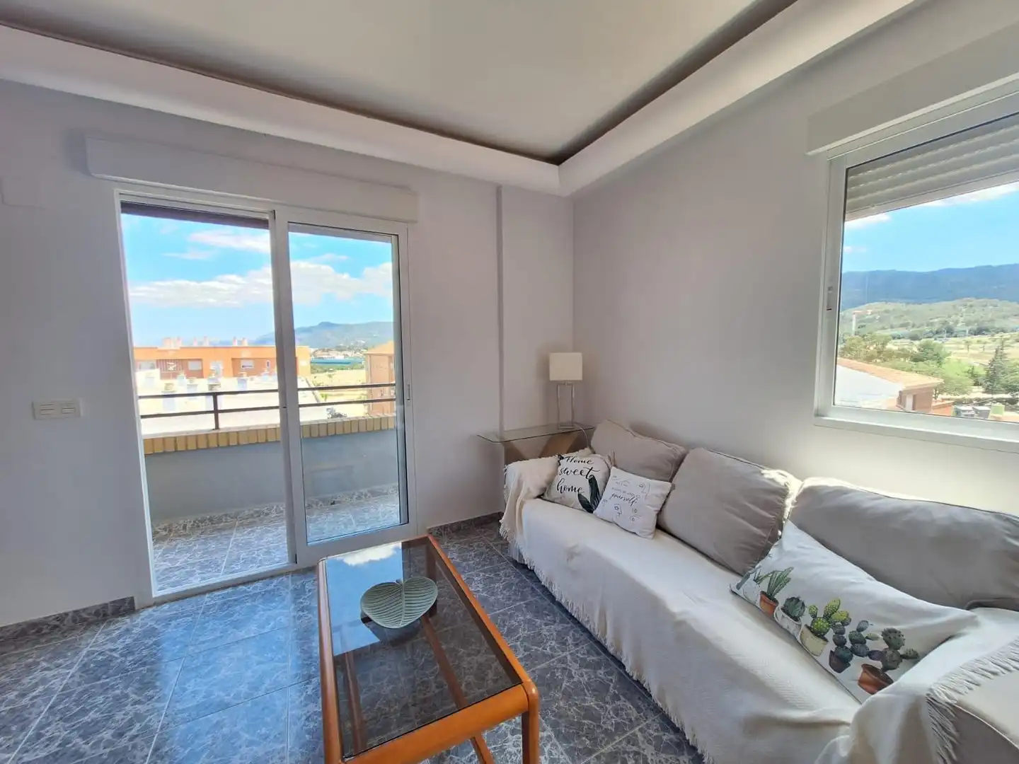 Flat with terrace to rent in Calle Calle Mirasierra