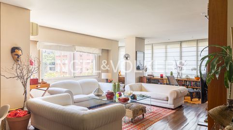 Vivienda completamente exterior y con garaje en El Viso