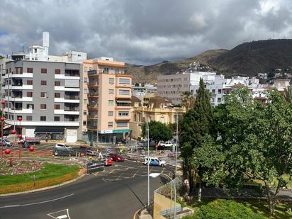 Vista exterior de Àtic en venda en  Santa Cruz de Tenerife Capital amb Parquet, Terrassa i Traster
