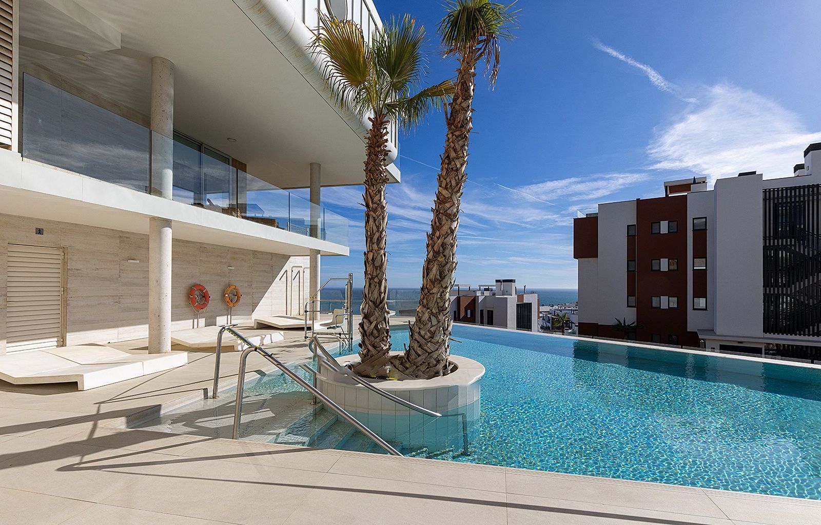 Piscina de Apartament en venda en Fuengirola amb Aire condicionat, Terrassa i Traster