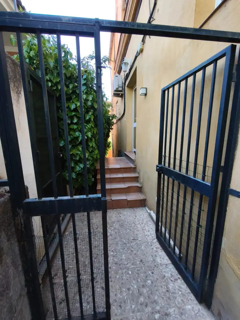 Terrassa de Pis de lloguer en Huétor Vega amb Aire condicionat, Calefacció i Jardí privat
