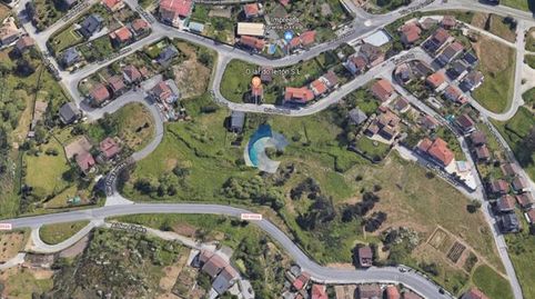 Bonita finca de 12.122 m2 urbanizable para vivienda unifamiliar aislada. La parcela da frente a dos viales, al Este a la carretera