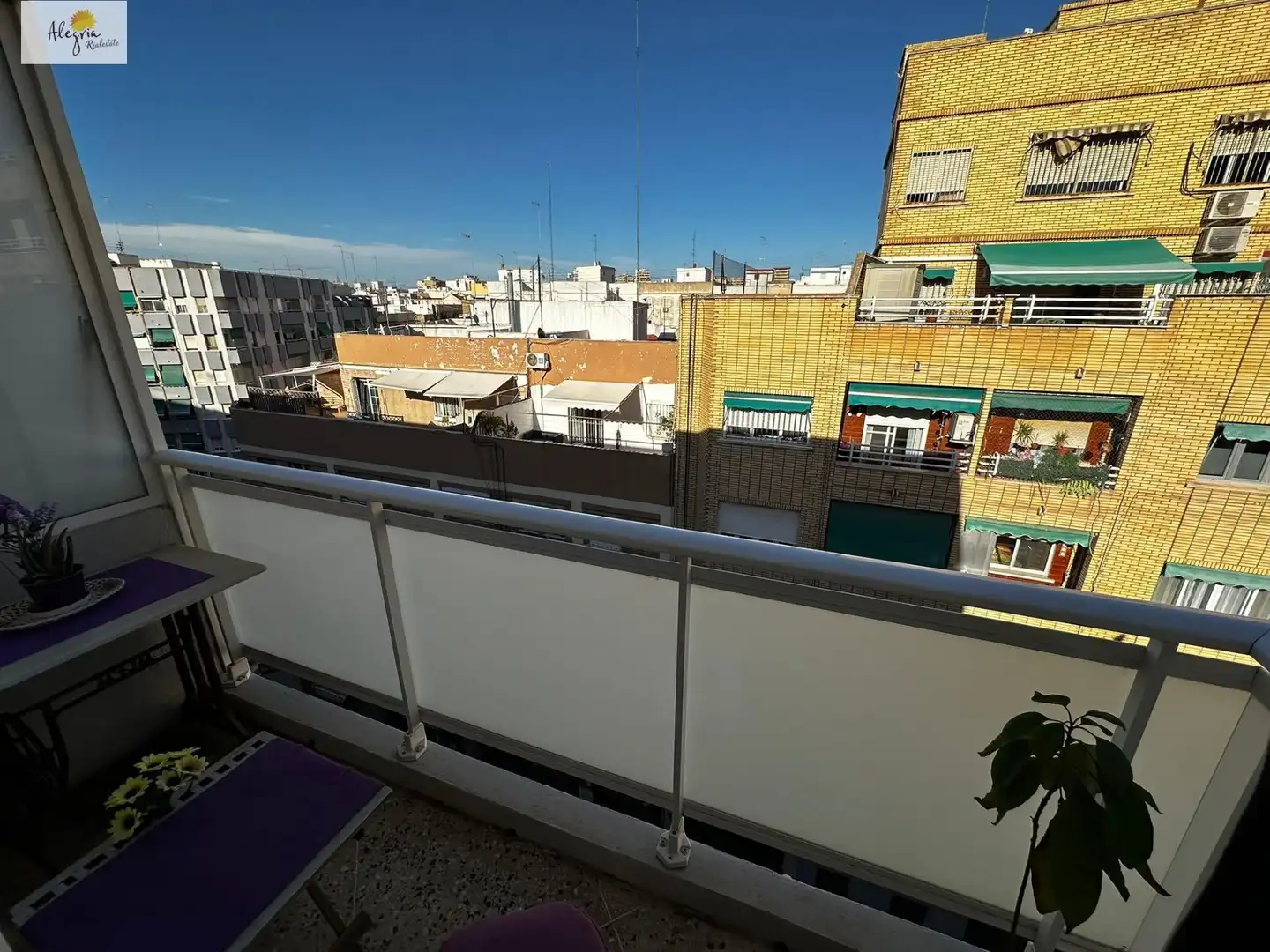 Apartments for rent in Carrer SENYERA LA, 26, Mont-Olivet