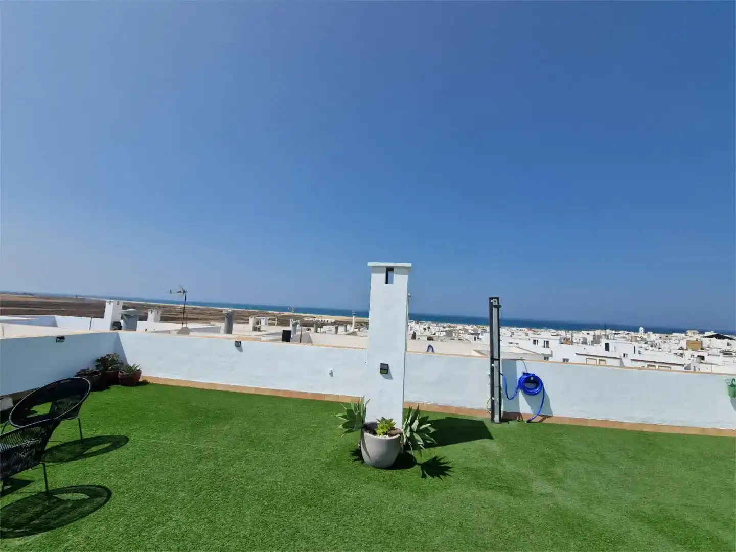 Terrace of Flat for rent in Conil de la Frontera  with Air Conditioner, Private garden and Storage room