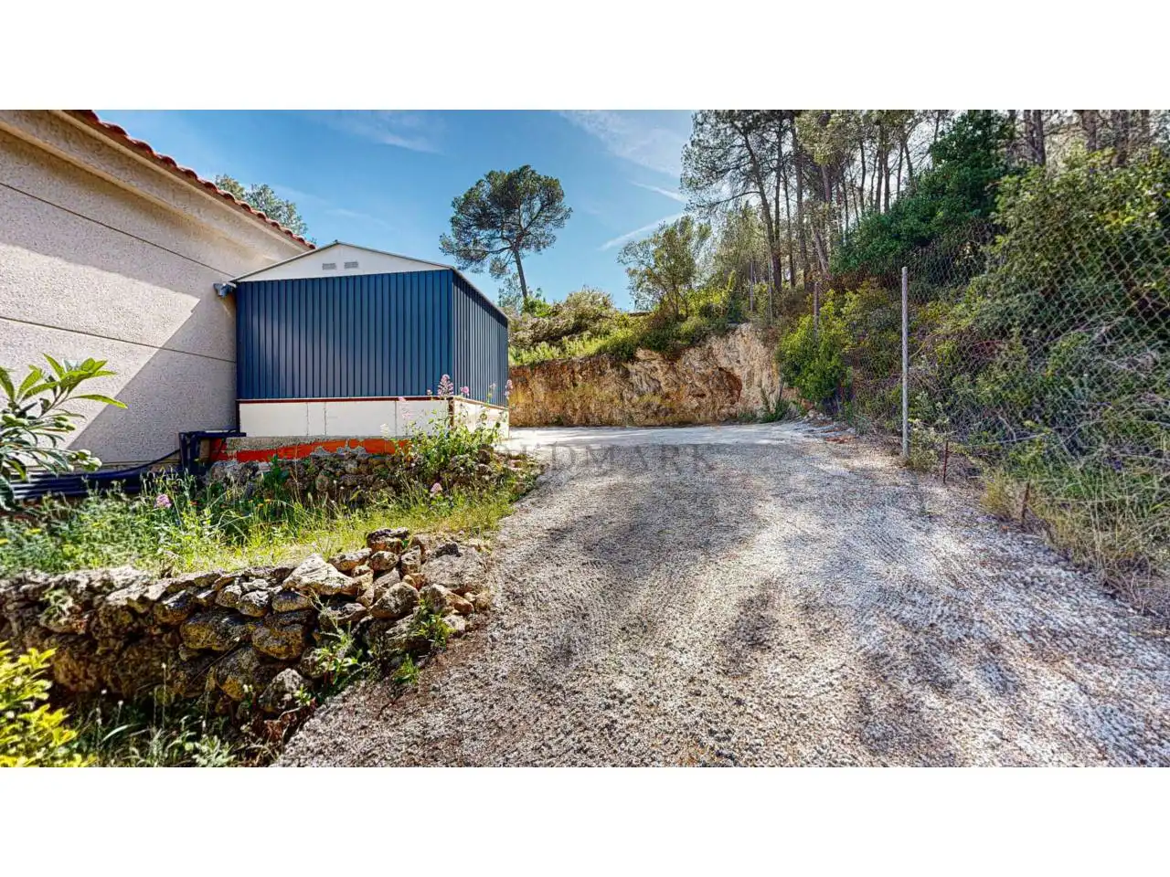 Vista exterior de Casa o xalet en venda en Corbera de Llobregat amb Aire condicionat, Jardí privat i Terrassa