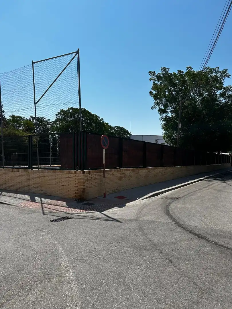 Vista exterior de Pis en venda en Los Palacios y Villafranca amb Aire condicionat, Traster i Balcó