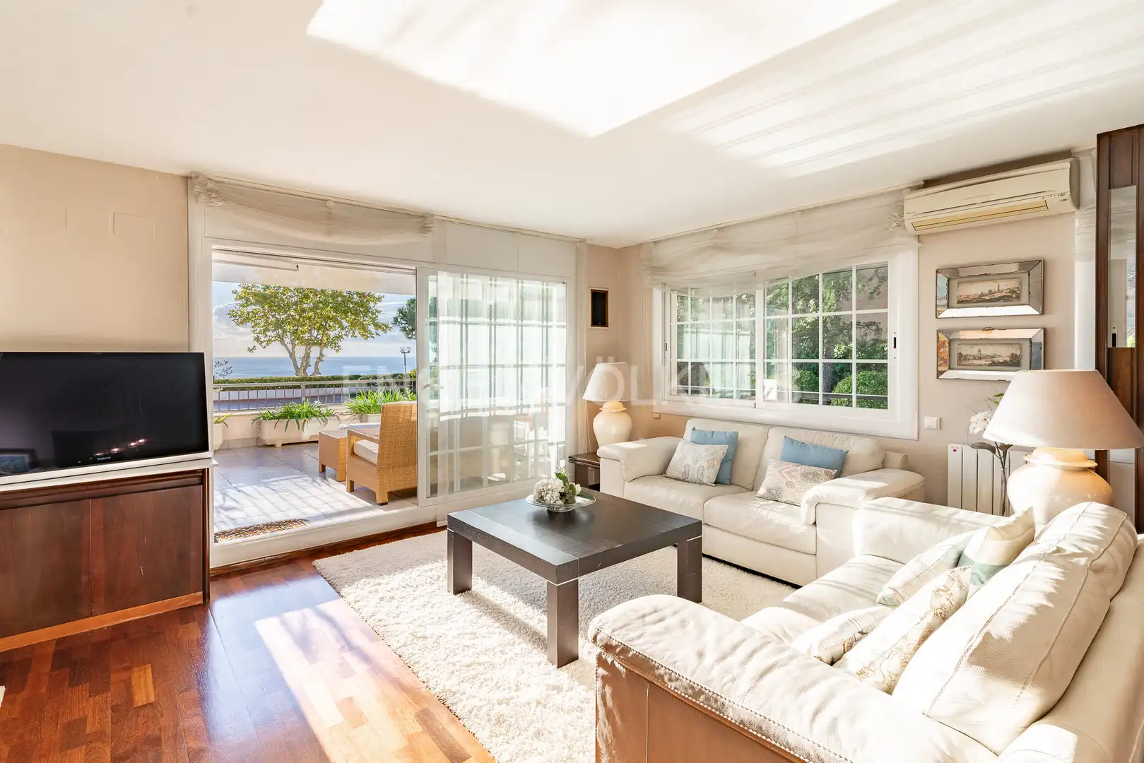 Living room of Flat for rent in Caldes d'Estrac  with Air Conditioner, Heating and Private garden