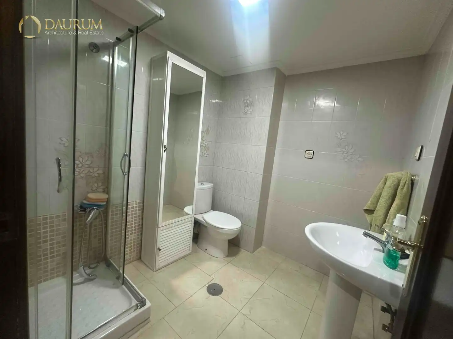 Baño de Piso en venta en Sevilla con Aire acondicionado