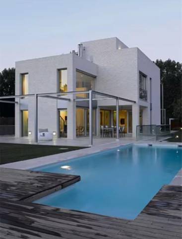 Casa-chalet en Venta en Sutullena