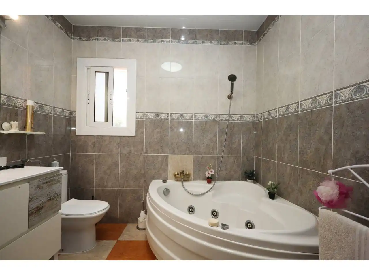Bany de Casa o xalet en venda en Lloret de Mar amb Aire condicionat, Calefacció i Jardí privat
