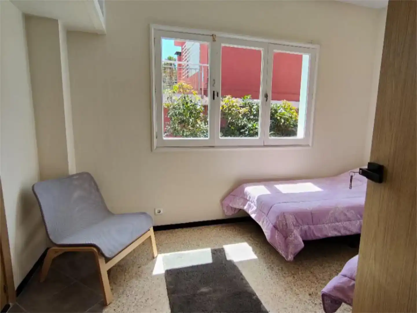 Dormitori de Apartament de lloguer en Las Palmas de Gran Canaria amb Moblat i Balcó