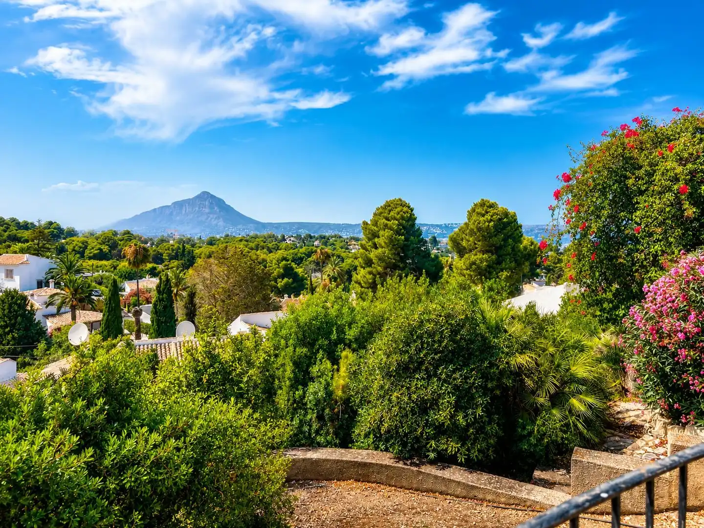 Vista exterior de Casa o xalet en venda en Jávea / Xàbia amb Aire condicionat, Calefacció i Jardí privat