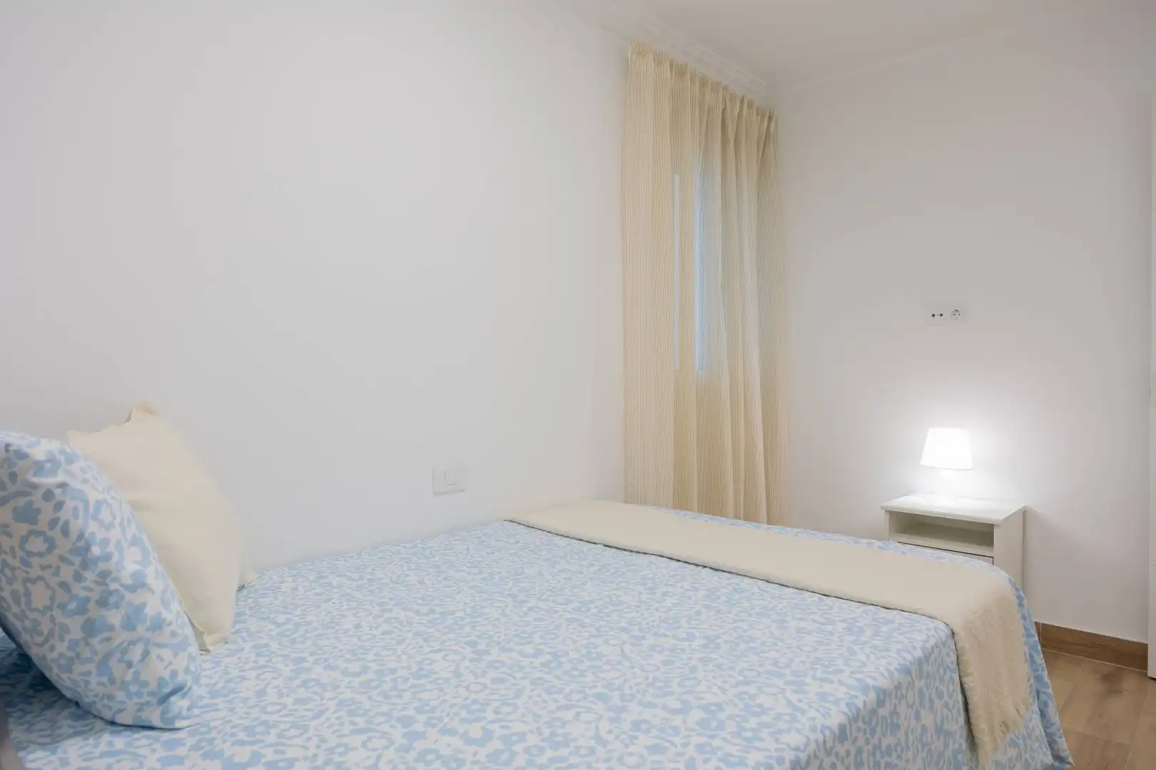 Habitación de Piso de alquiler en Las Palmas de Gran Canaria con Amueblado, Balcón y Alarma