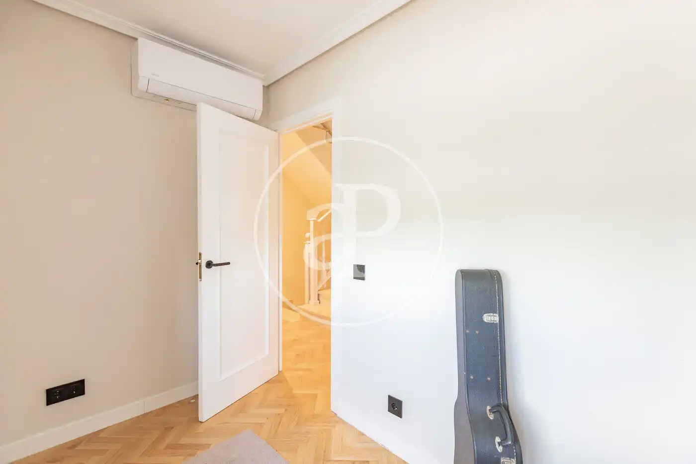 Habitación de Casa adosada de alquiler en Las Rozas de Madrid con Aire acondicionado, Calefacción y Jardín privado