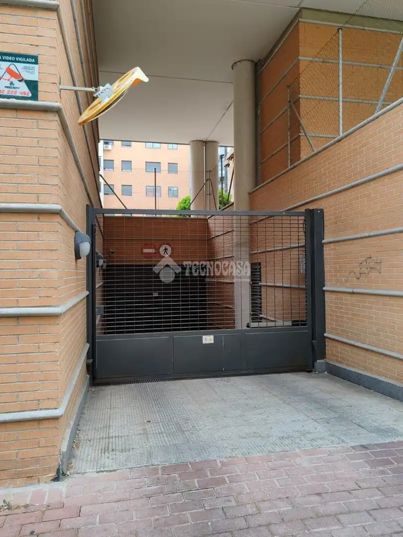 Exterior view of Garage for sale in Alcobendas