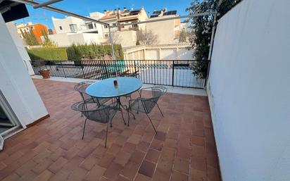 Terrassa de Casa adosada en venda en  Jaén Capital amb Terrassa, Piscina i Balcó