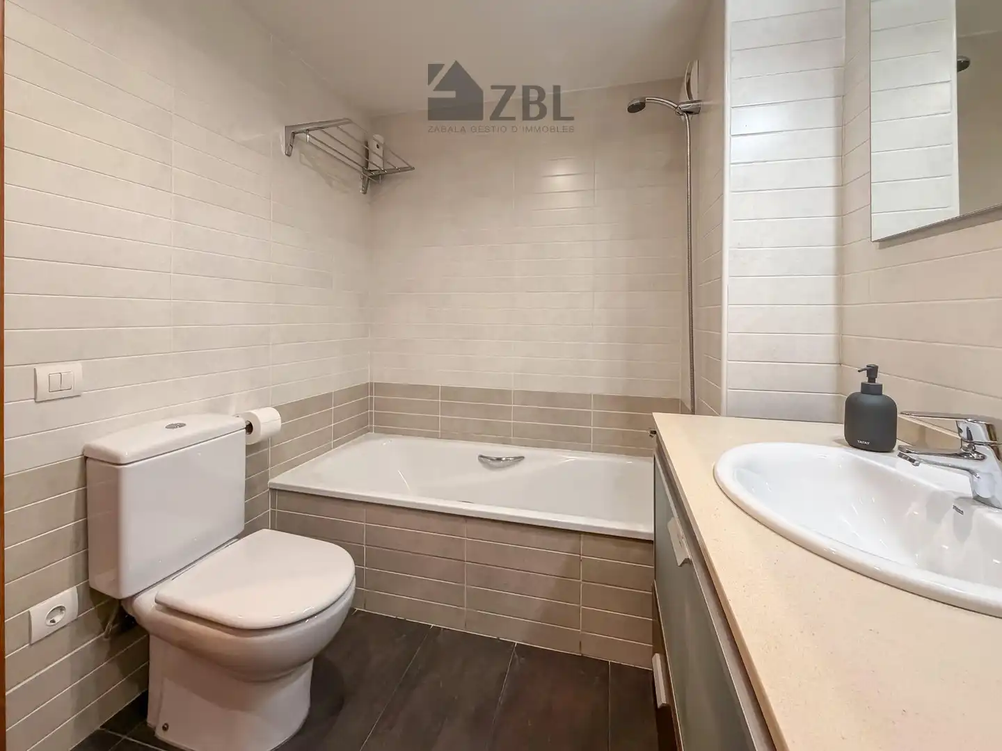 Badezimmer von Wohnung zum Verkauf in Manresa