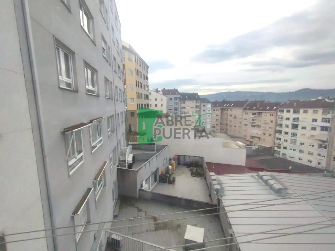 Vista exterior de Apartament de lloguer en Ourense Capital  amb Calefacció, Parquet i Traster