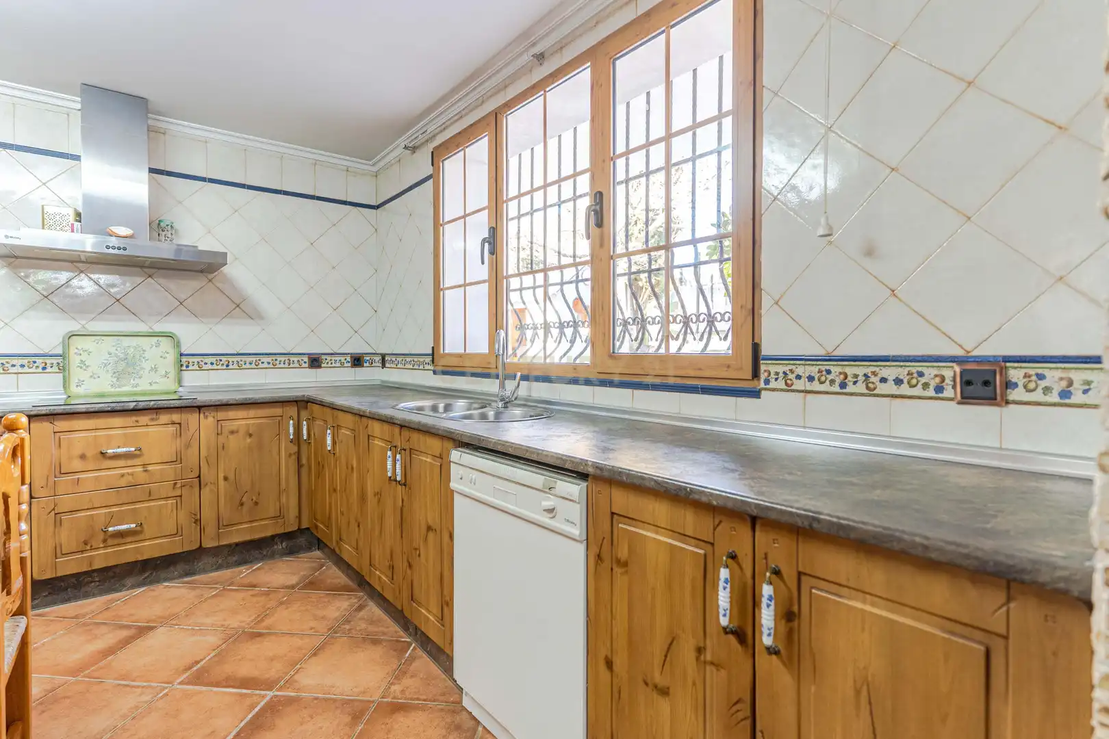 Cocina de Casa o chalet en venta en Villa de Otura con Aire acondicionado, Jardín privado y Piscina