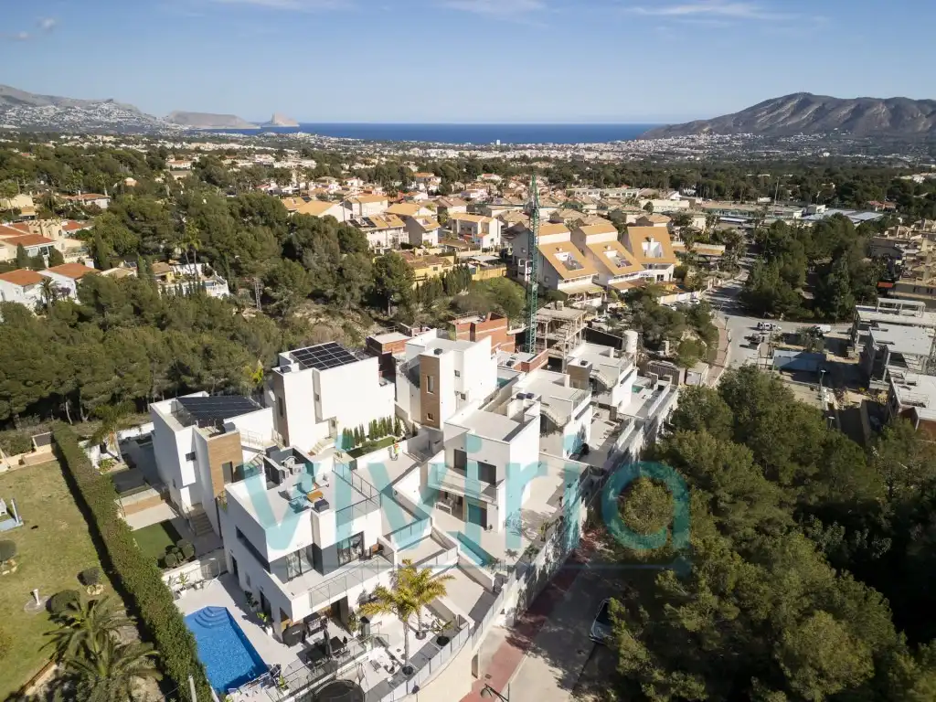 Vista exterior de Casa o xalet en venda en La Nucia amb Jardí privat