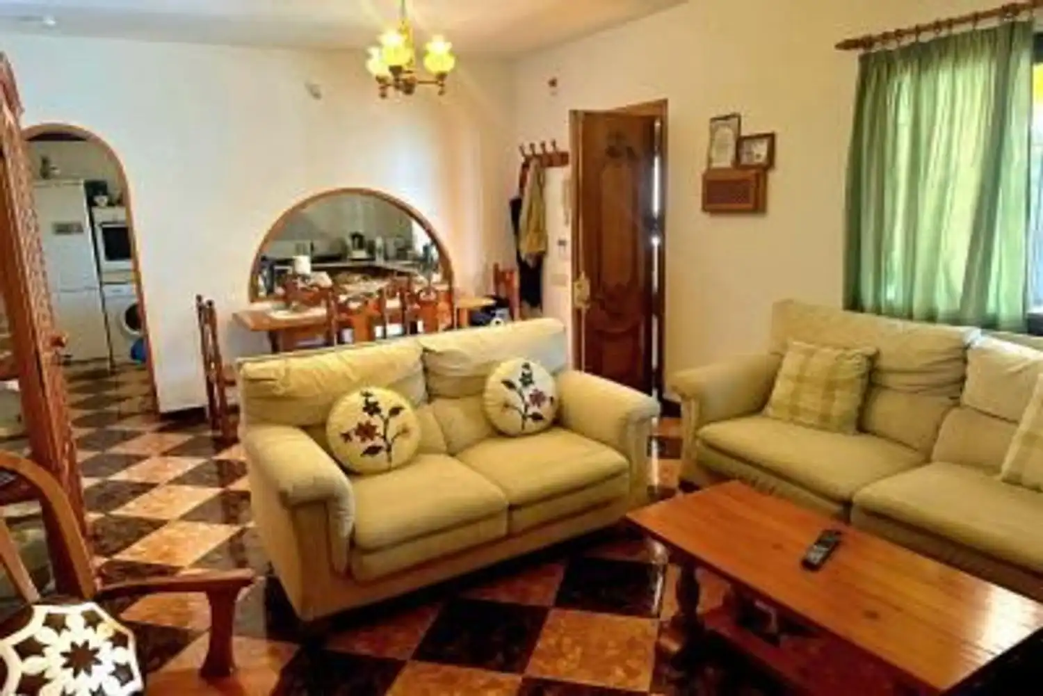 Sala de estar de Casa o chalet en venta en Marbella con Calefacción, Jardín privado y Trastero