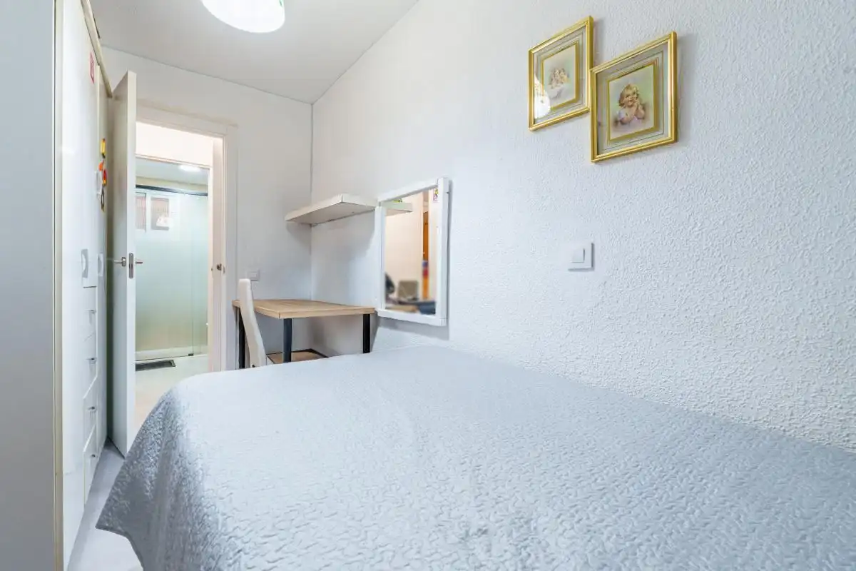 Bedroom of Flat for sale in Fuenlabrada  with Air Conditioner, Heating and Terrace