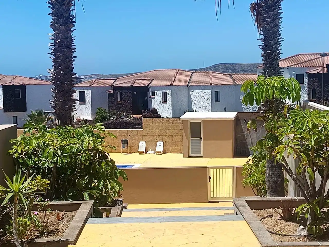 Vista exterior de Piso en venta en Arico con Terraza, Trastero y Amueblado