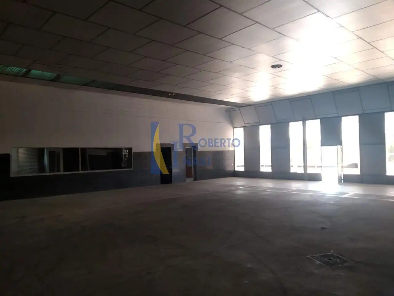Nau industrial en venda en Villamañán