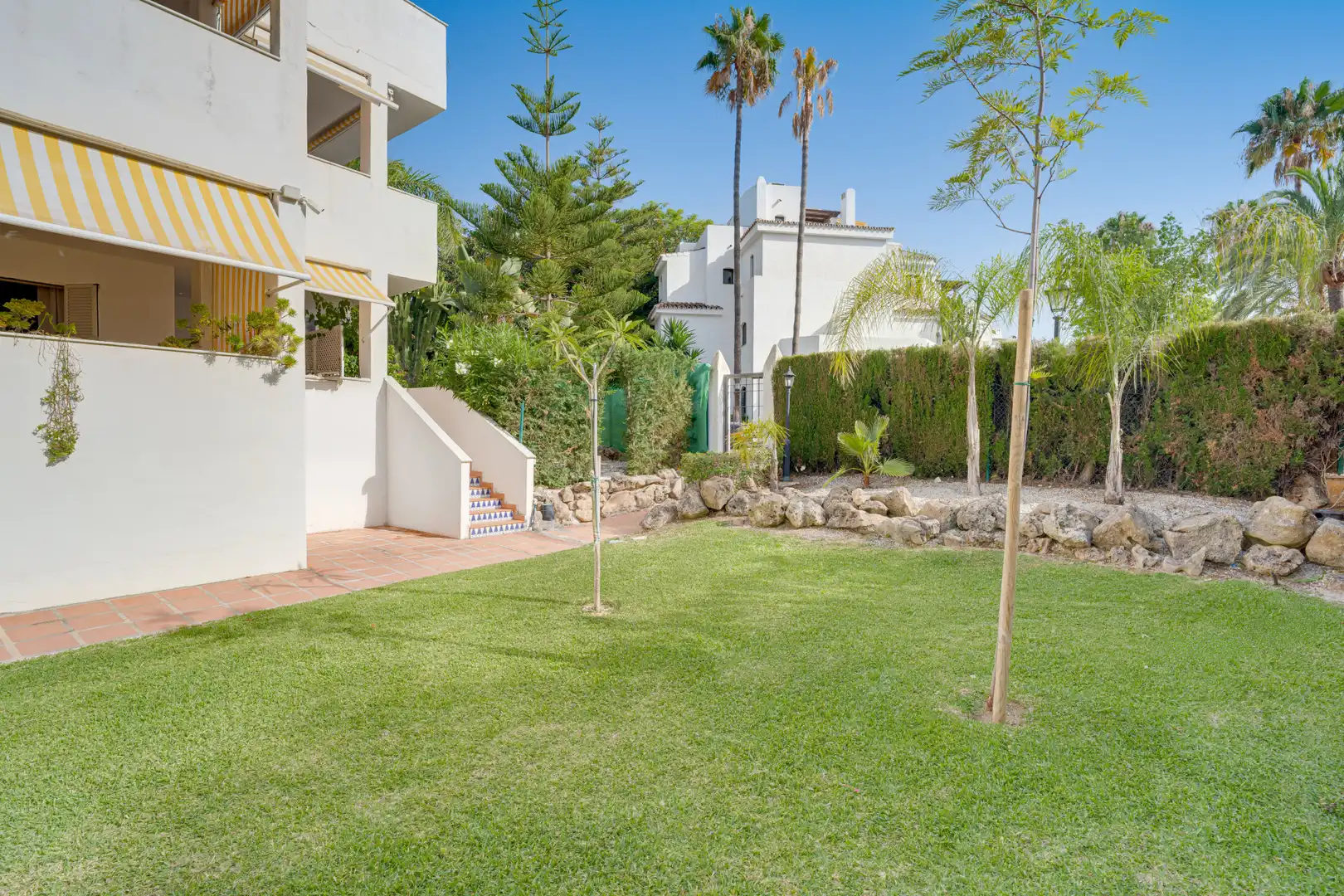 Jardí de Planta baixa en venda en Marbella amb Aire condicionat, Terrassa i Traster
