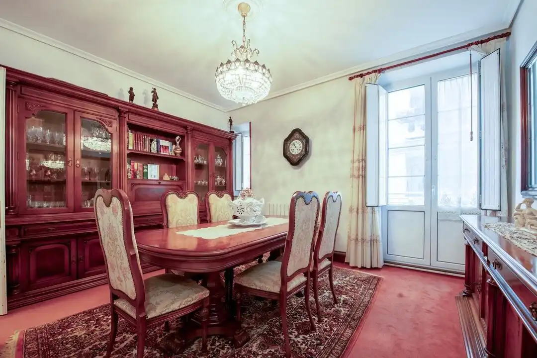 Comedor de Piso en venta en El Astillero   con Calefacción