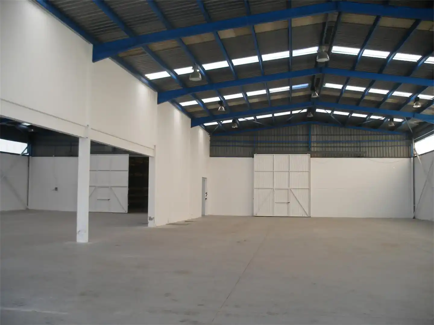 Industrial buildings for sale in Vera