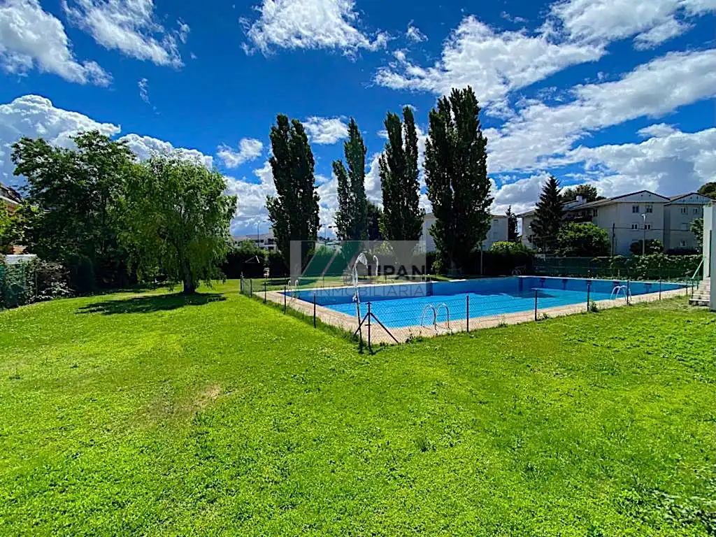Piscina de Piso en venta en Collado Villalba con Aire acondicionado, Calefacción y Parquet