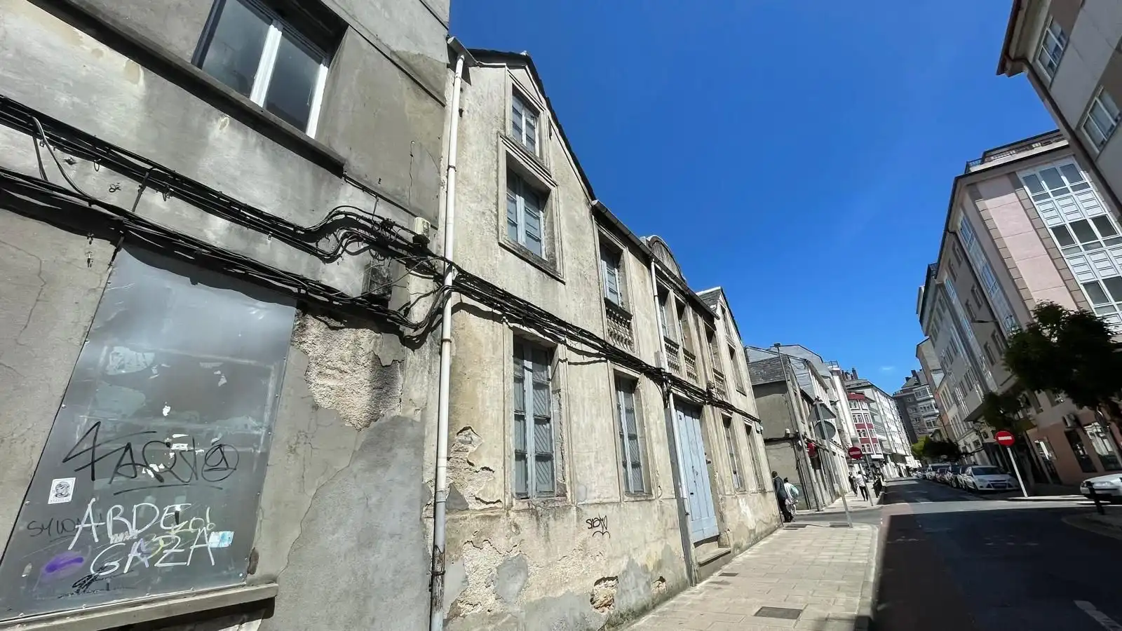 Vista exterior de Edificio en venta en Lugo