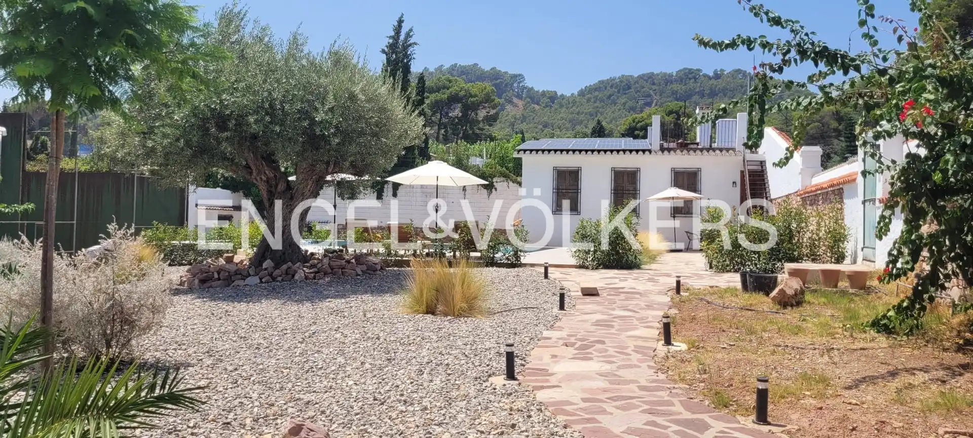 Vista exterior de Casa o xalet de lloguer en Náquera amb Aire condicionat, Calefacció i Jardí privat