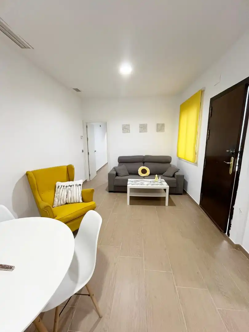 Sala d'estar de Apartament en venda en Córdoba amb Aire condicionat, Calefacció i Moblat