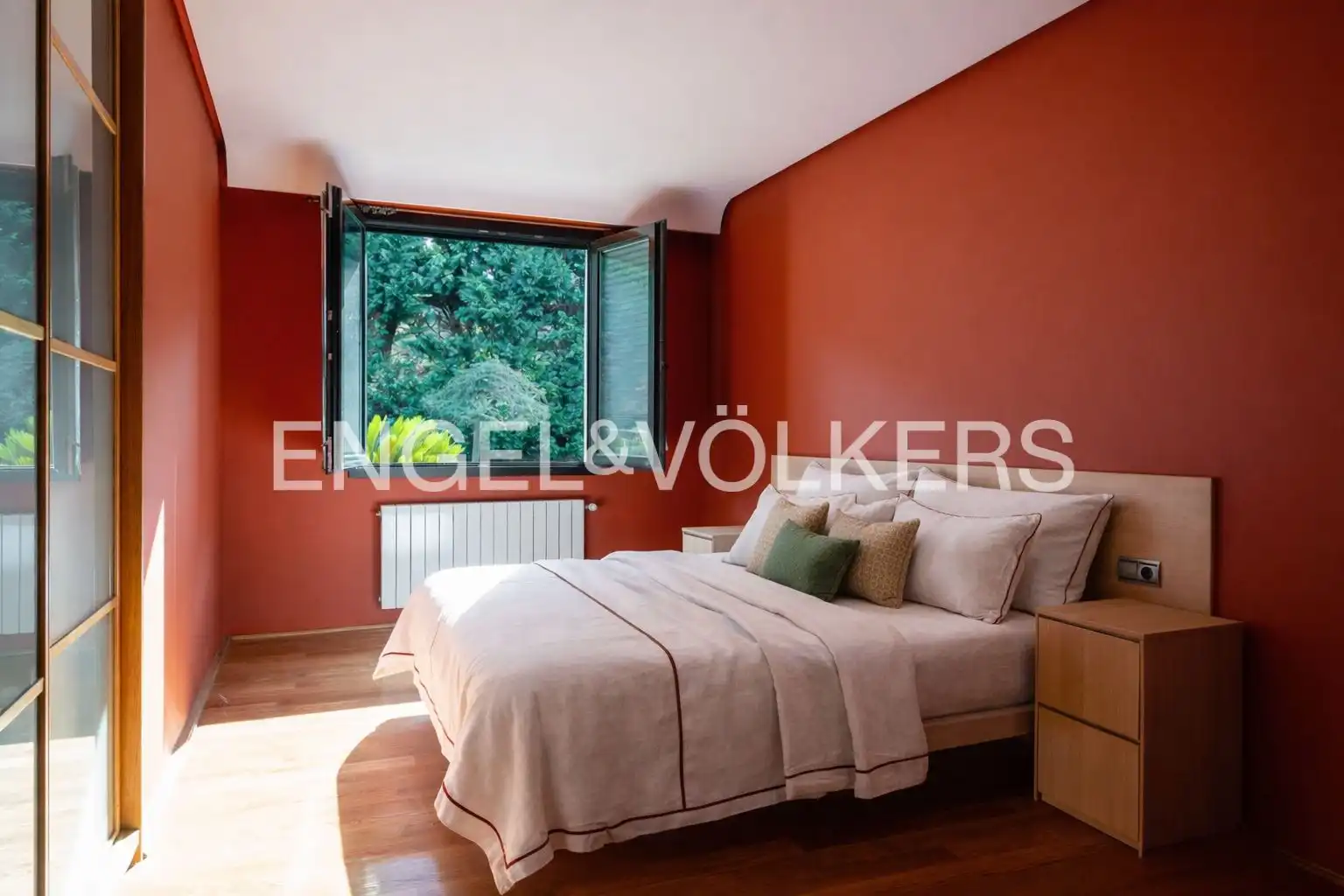 Habitación de Casa o chalet en venta en Donostia - San Sebastián  con Aire acondicionado, Calefacción y Jardín privado