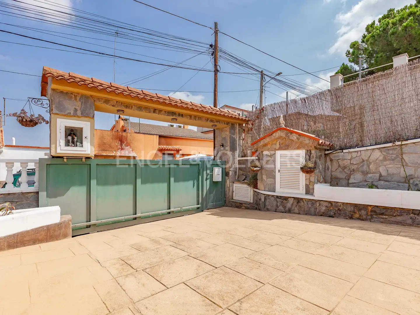 Vista exterior de Casa o chalet en venta en Terrassa con Aire acondicionado, Calefacción y Terraza