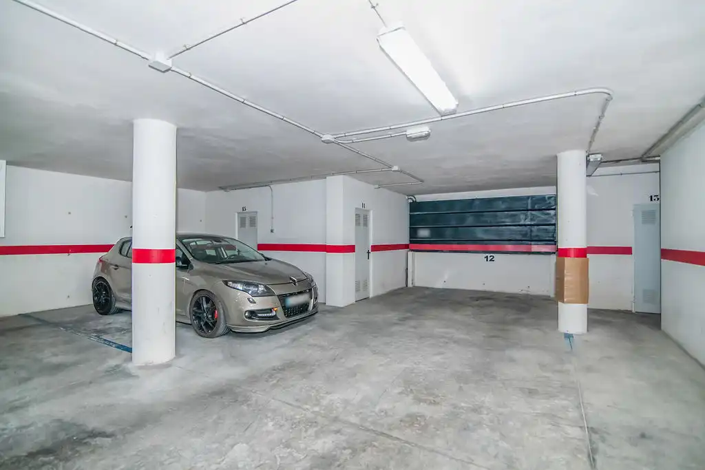 Parkplatz von Garage zum Verkauf in Murcia