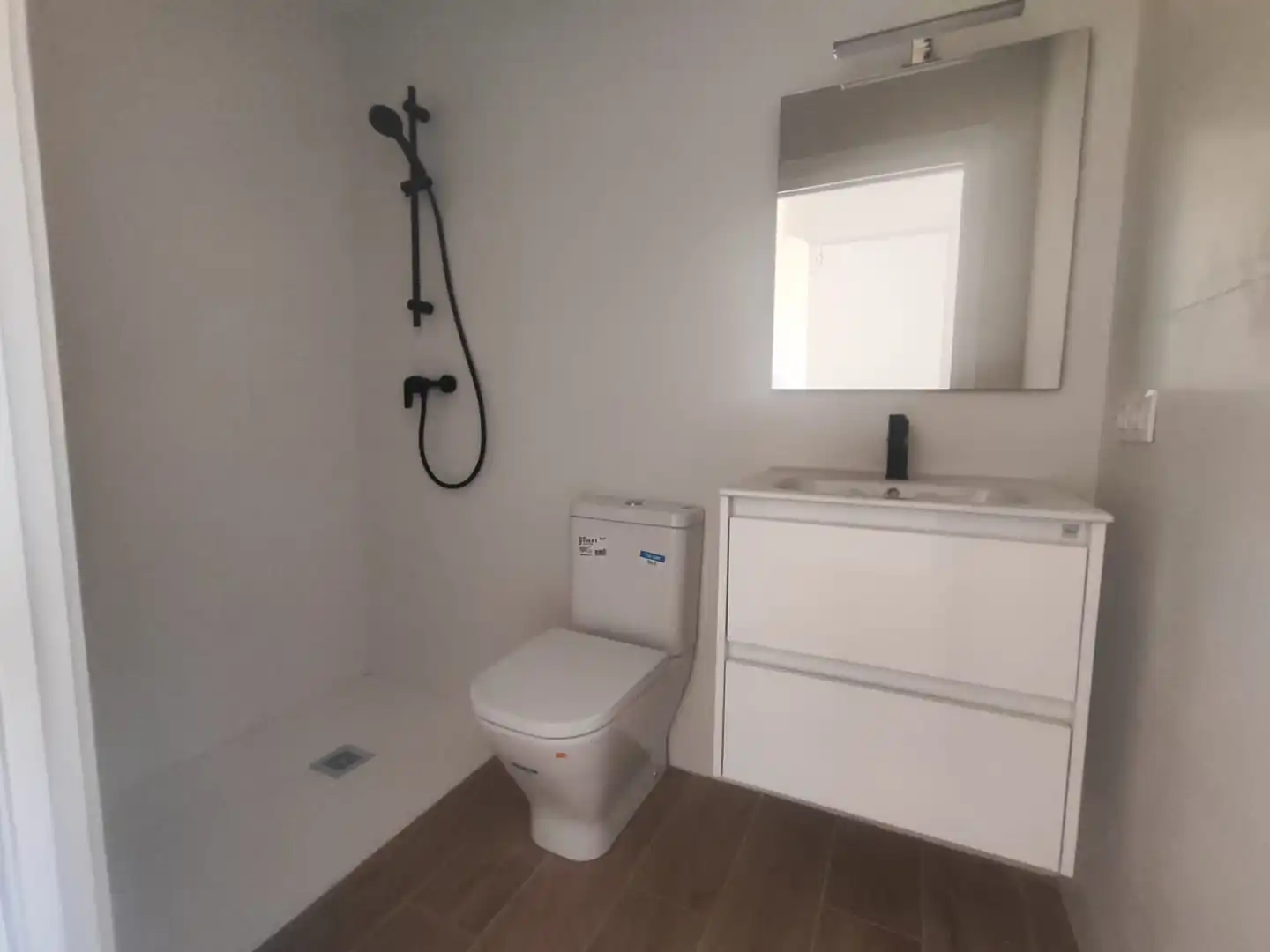Bany de Pis en venda en Sarrià de Ter amb Aire condicionat, Calefacció i Forn