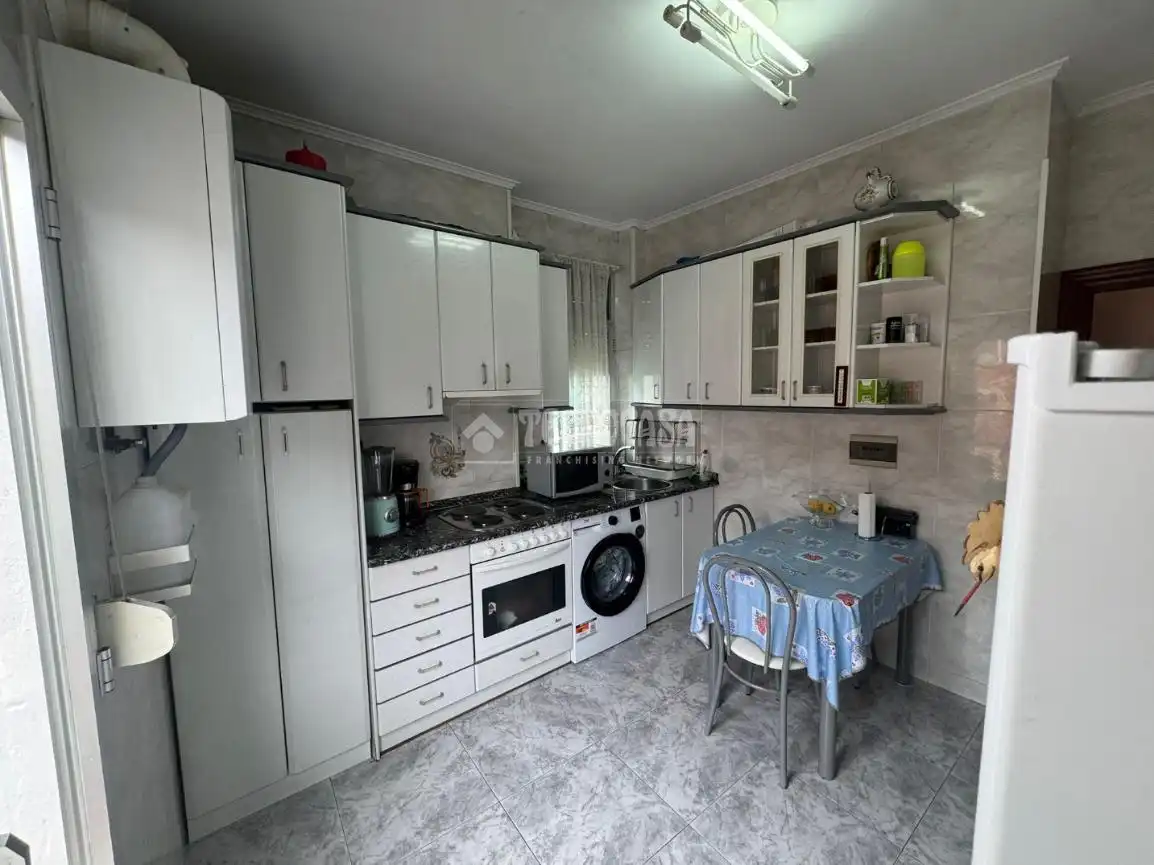 Cocina de Piso en venta en Bilbao  con Calefacción, Trastero y Balcón