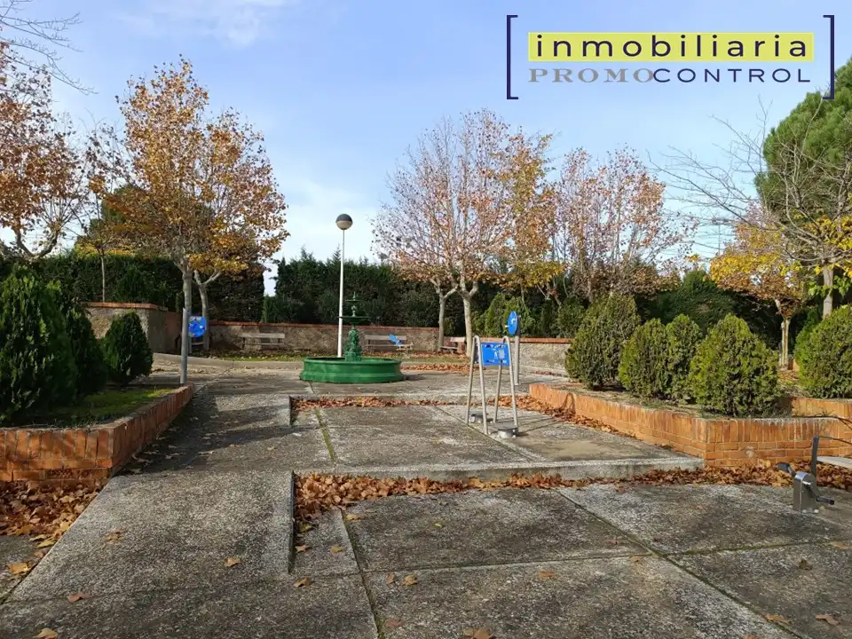 Chalet con terraza en venta en Calle Río Aragón 4, imagen 47