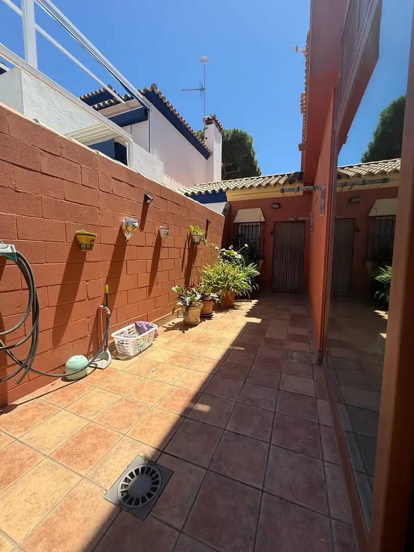 Jardín de Casa o chalet en venta en Chiclana de la Frontera con Aire acondicionado, Jardín privado y Terraza