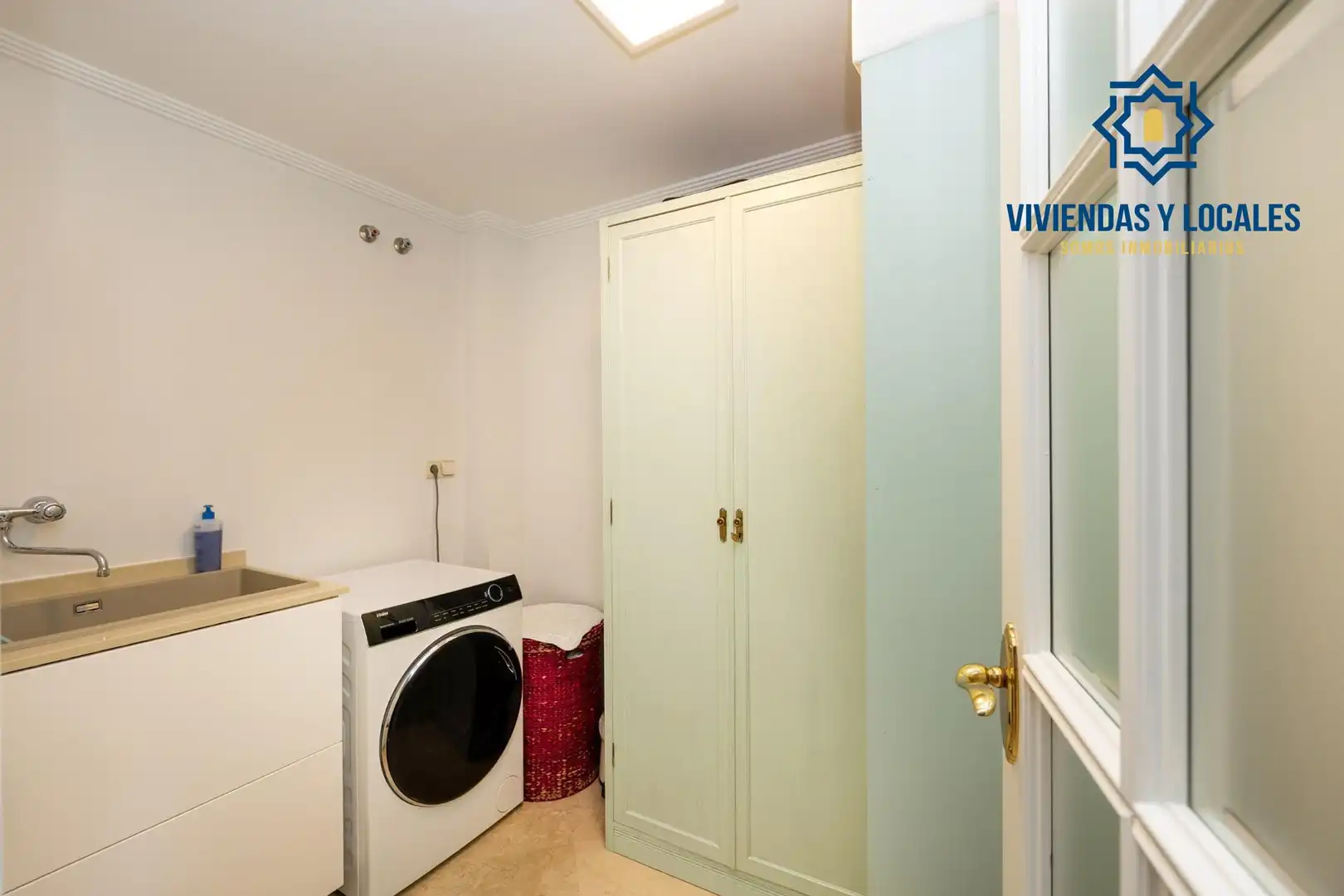 Casa adosada en venta en Granada con Aire acondicionado, Calefacción y Jardín privado