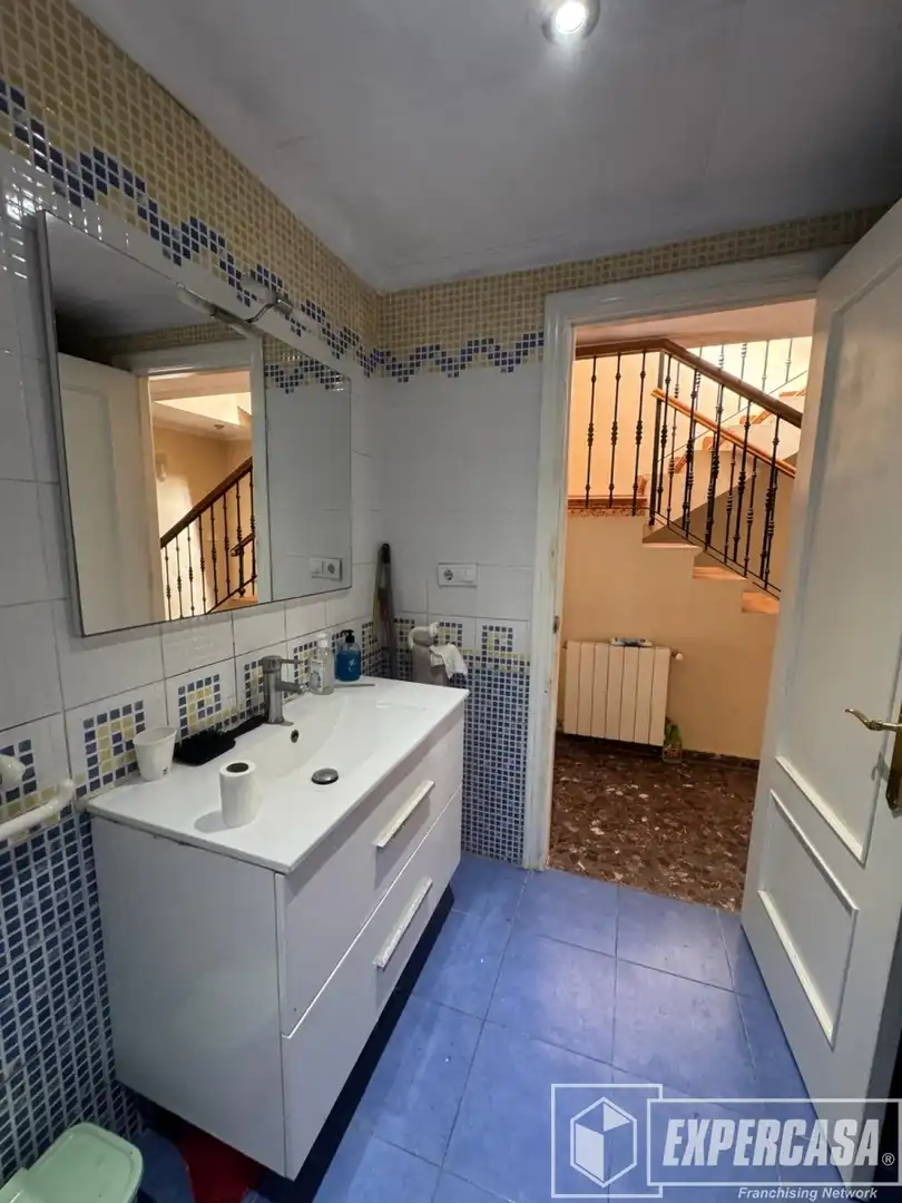 Badezimmer von Country house zum Verkauf in Albal mit Klimaanlage und Terrasse