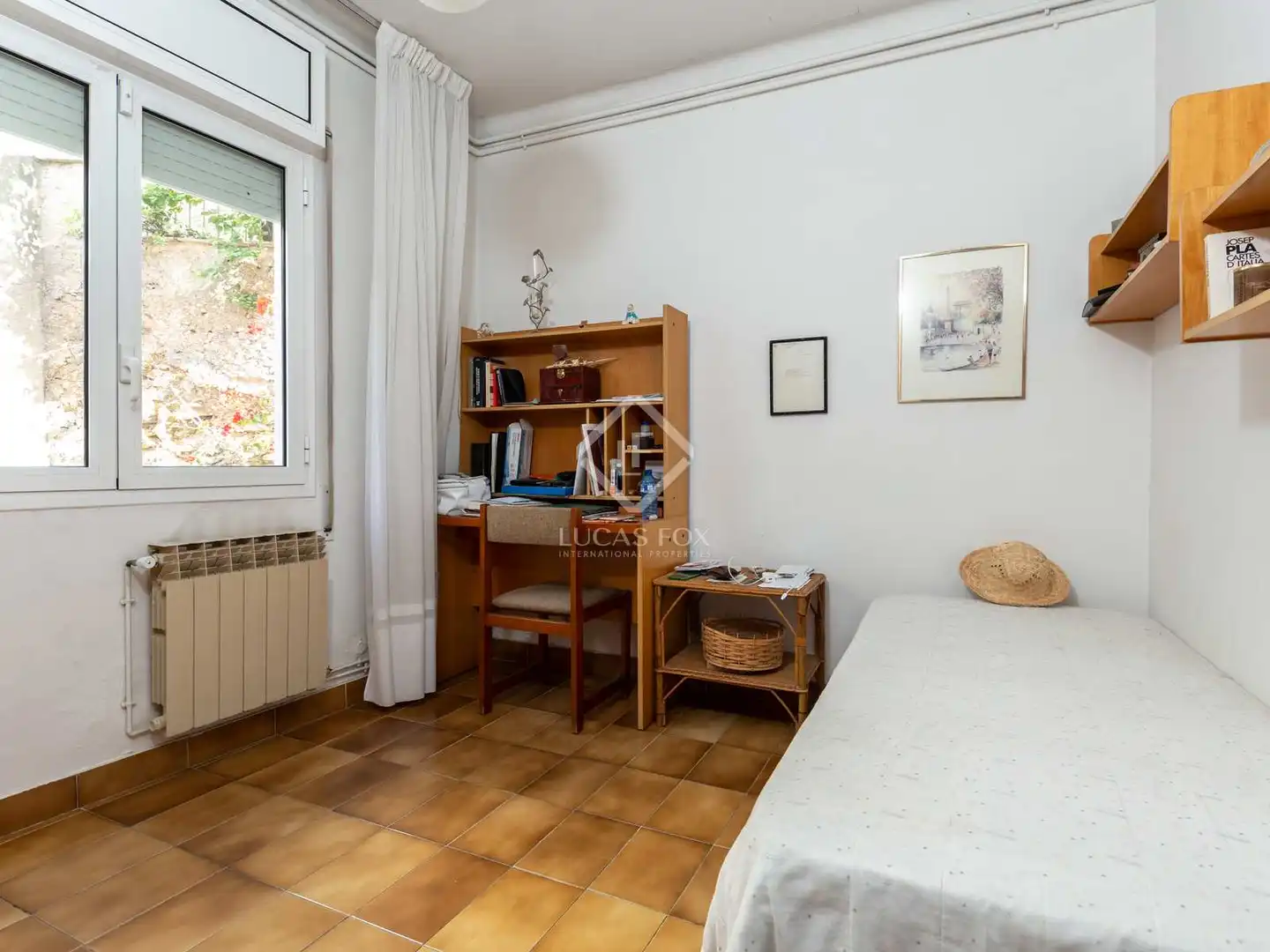 Dormitori de Casa o xalet en venda en Esplugues de Llobregat amb Calefacció, Jardí privat i Terrassa