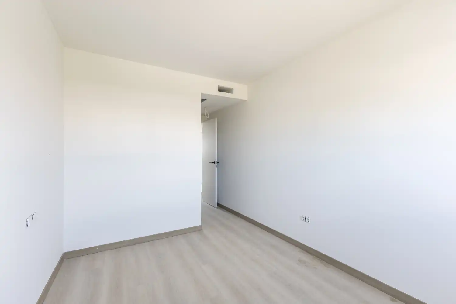 Bedroom of Flat for sale in Vinaròs  with Air Conditioner, Heating and Balcony