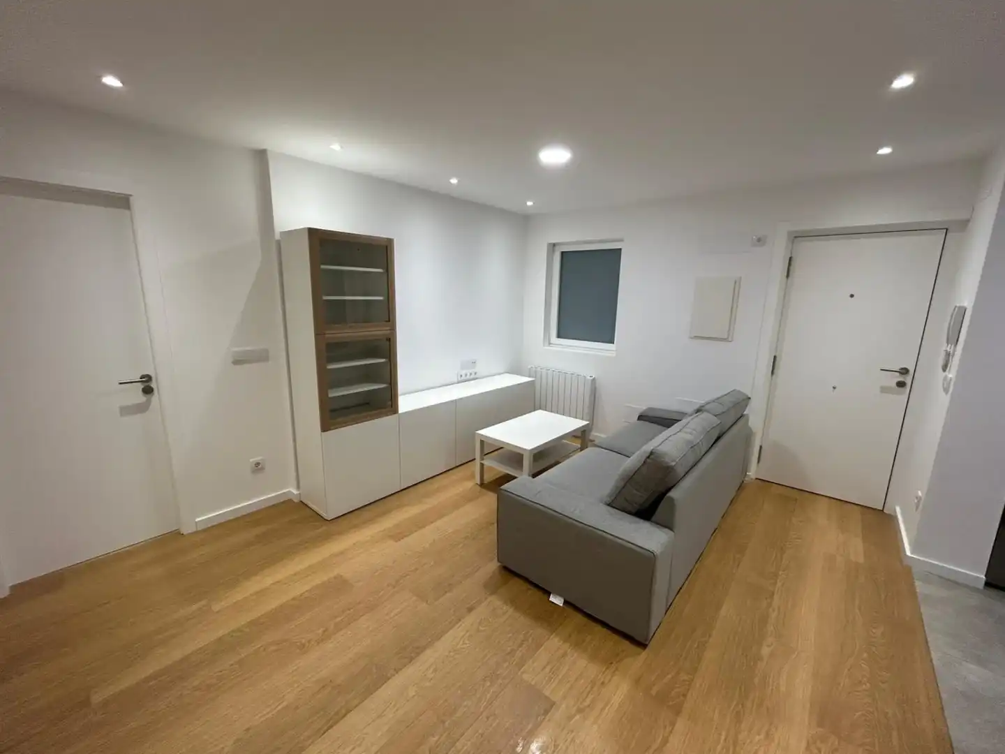 Piso de alquiler en Santiago de Compostela  con Calefacción, Trastero y Amueblado