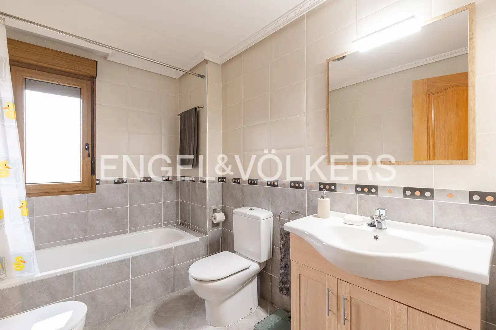 Baño de Casa o chalet en venta en Cobeña con Calefacción, Jardín privado y Parquet