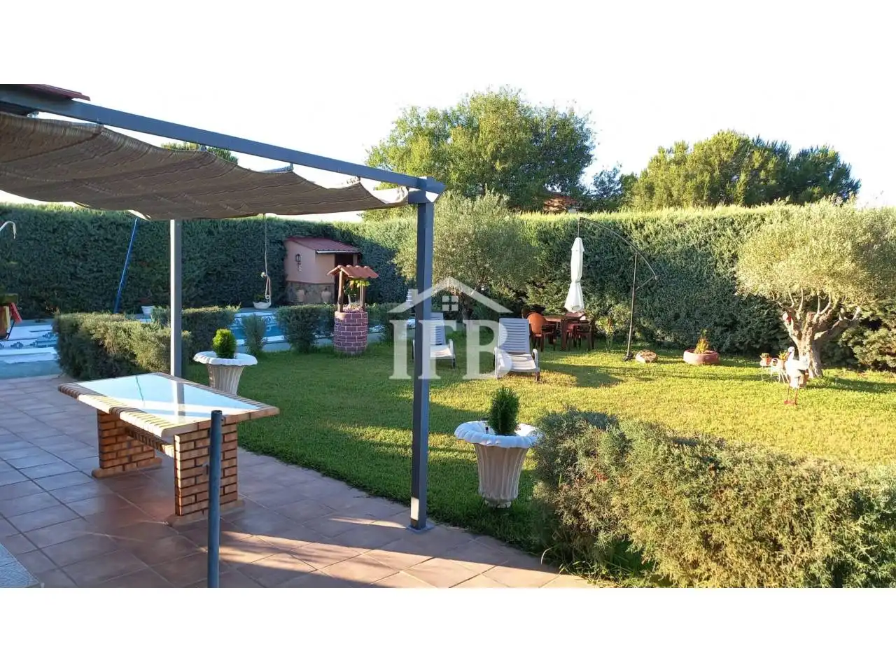 Garden of Country homes for sale in Valverde de Leganés  with Air Conditioner, Heating and Private garden